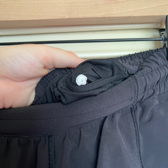 Lululemon Hotty Hot Shorts - Size 4 - 2.5 inseam - low rise - Picture 4 of 7